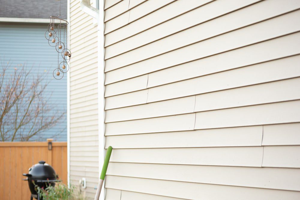 Does Siding Fade Over Time? Expert Guide