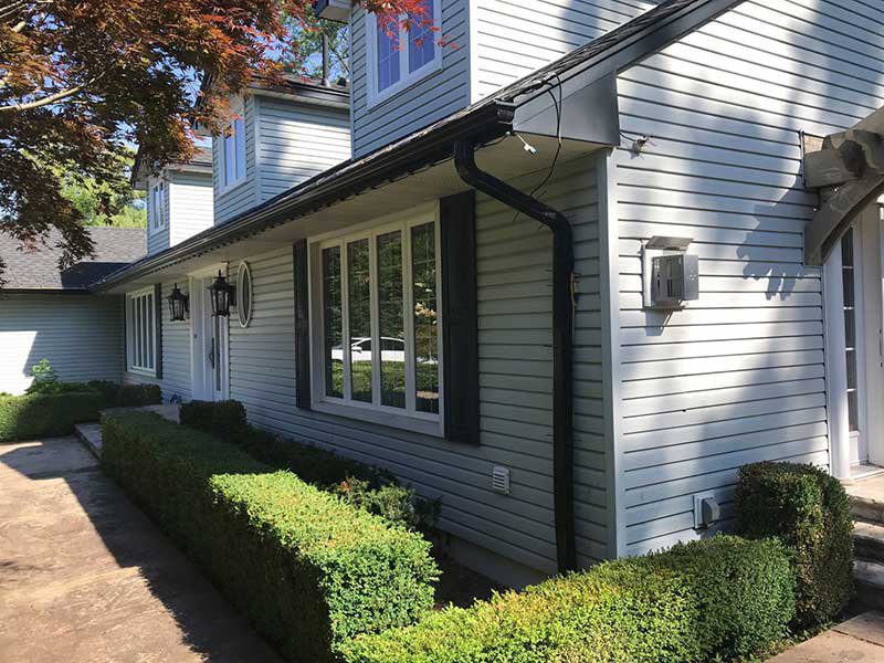 A Step By Step Guide Eavestrough Cleaning