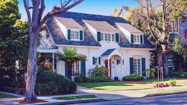 5 Signs You Have Roof Damage | Custom-Contracting